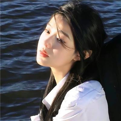 水中的女人
